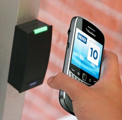 NFC的用途非常广泛，从作为酒店钥匙卡，到支付交通和其他服务。